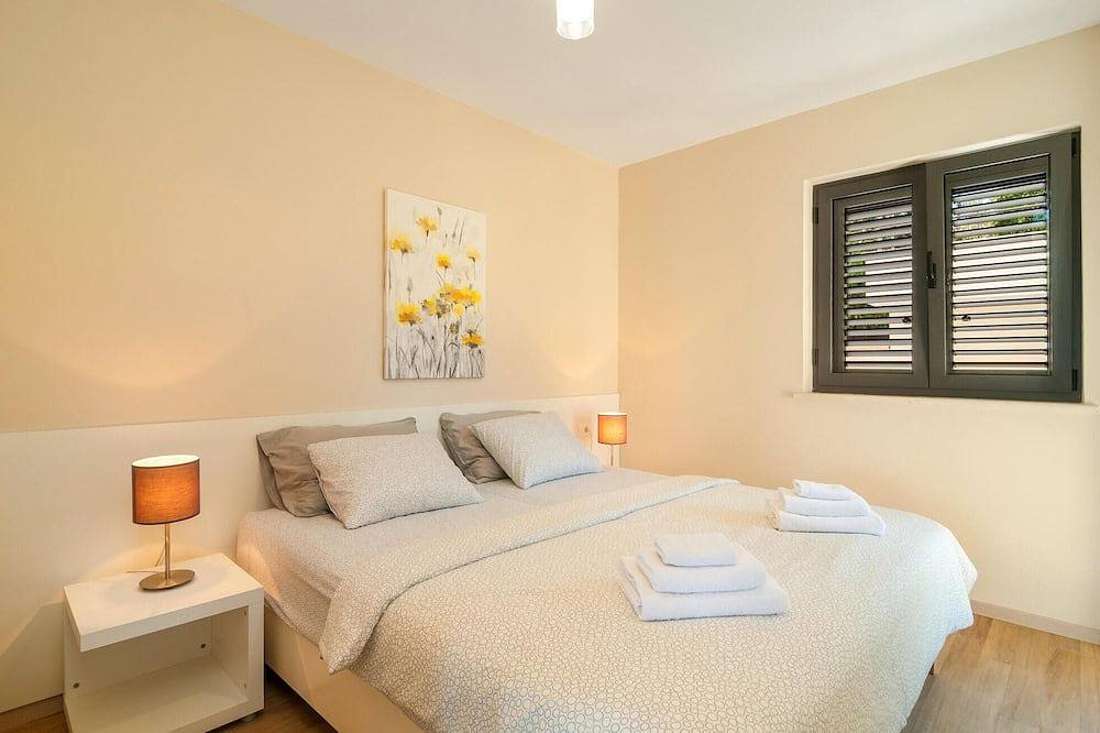 Entire apartment, Awesome apartment in Selca in Selca, Povlija, Selca and Sumartin