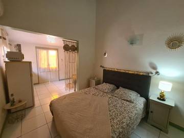 Gîte pour 2 personnes, avec piscine et jardin dans Plage de l’Anse Vinaigri