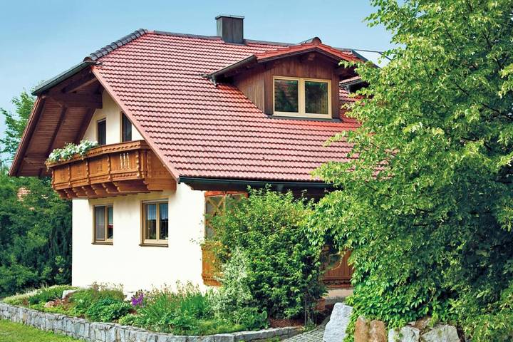Ferienwohnung für 5 Personen, mit Terrasse und Garten sowie Pool in Weiding