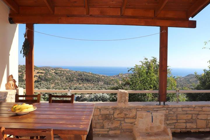 Location de vacances pour 5 personnes, avec jardin et vue dans Triopetra - 2