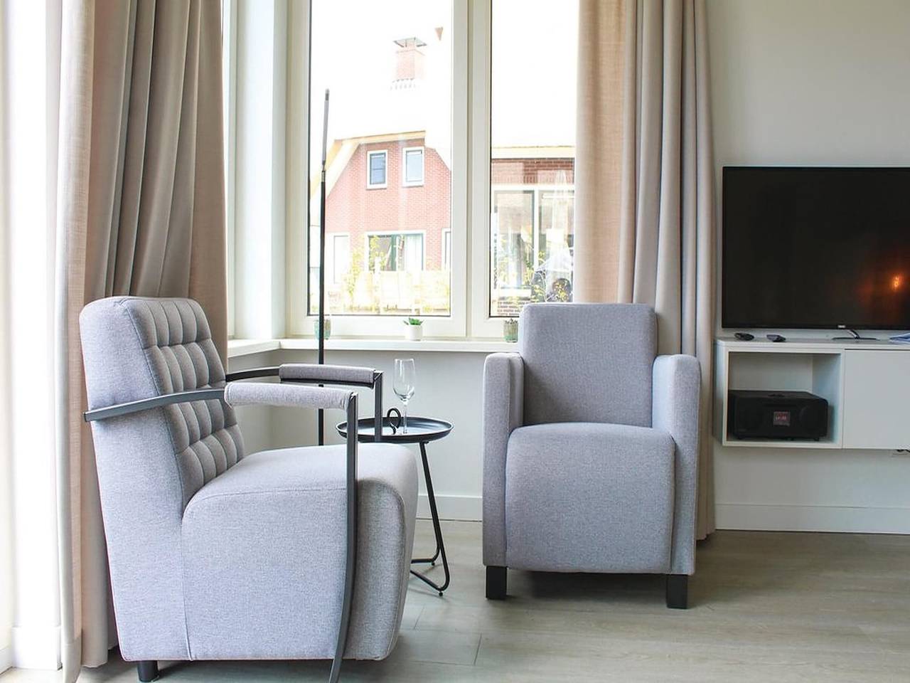 Villa in Friesland mit Sauna am Wasser in Idskenhuizen, Ijsselmeer