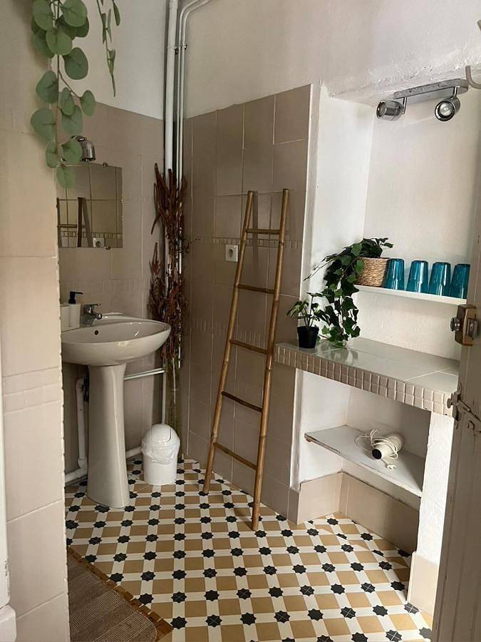 Gîte pour 2 personnes, avec Terrasse et Jardin ainsi que Piscine et Vue à Avèze (Languedoc-Roussillon) - 2