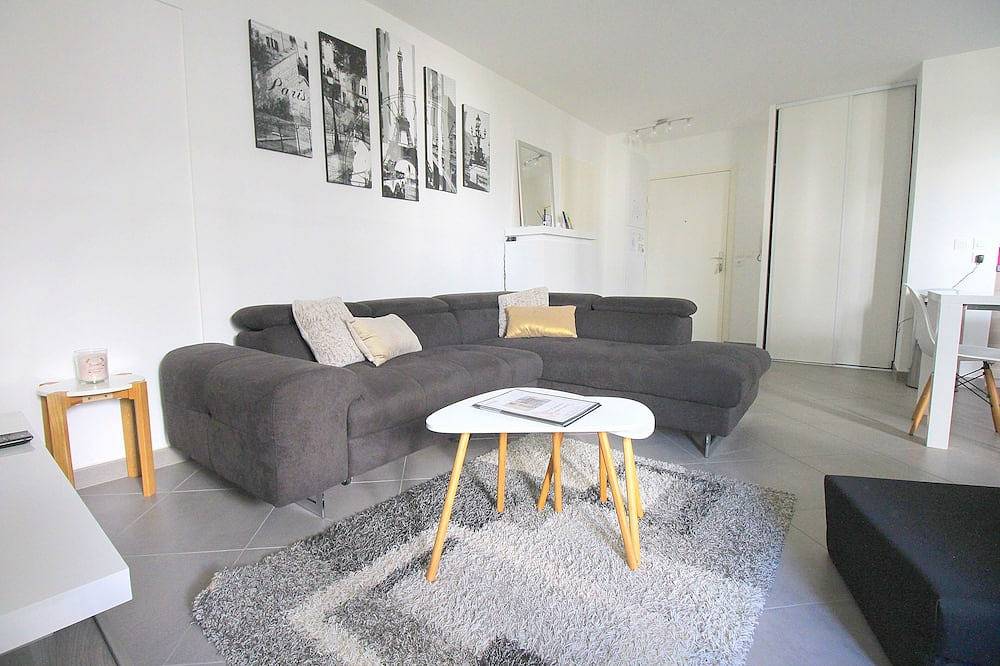 Appartement entier, Trianons4 ~ Shopping à Val d'Europe et visite du parc Disneyland Paris in Serris, Seine-et-Marne