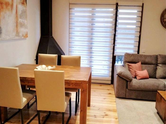 Appartement de vacances entier, Rez-de-chaussée 2 ch. Jardin Privé 90m2, Cheminée et Wifi inclus in Err, Région de Prades