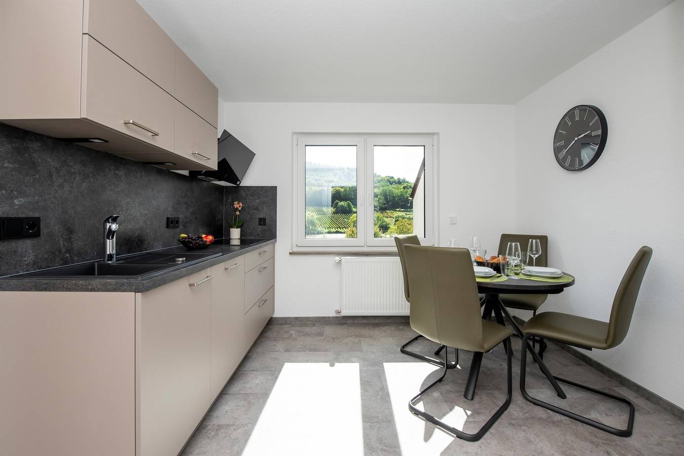 Entire holiday apartment, Ferienwohnung 1. Og in Merl, Zell (Mosel)