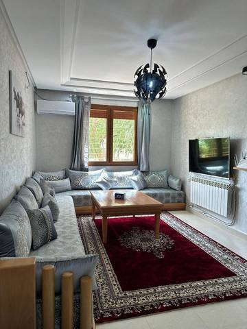 Gîte pour 4 personnes, avec jardin ainsi que piscine et bassin pour enfant dans Ifrane