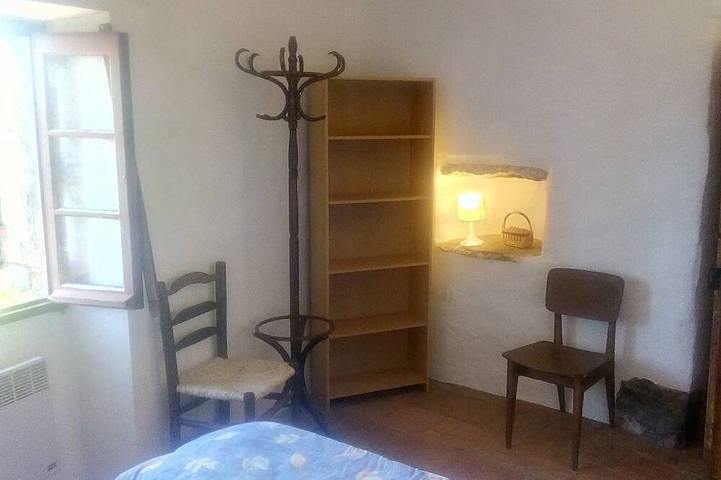 Gîte pour 10 personnes, avec jardin à Saint-Julien-les-Rosiers - 3