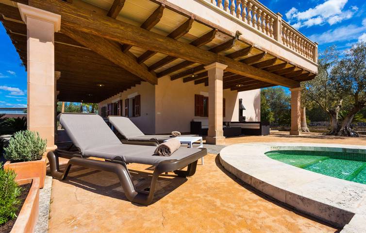 Retiro soleado con terraza, piscina y cocina in Sineu, Interior de Mallorca