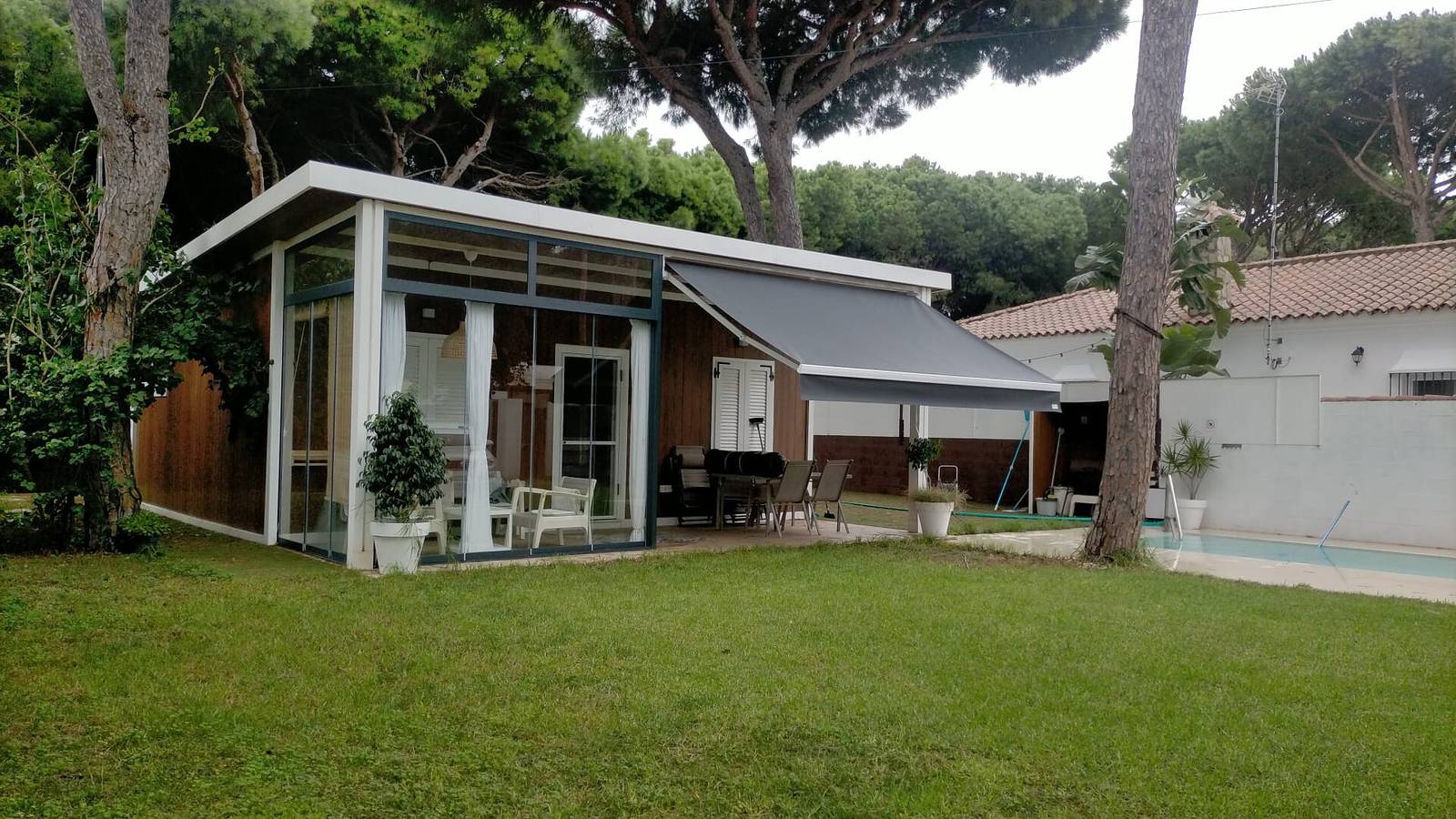 Maison de vacances 'La Pinaleta' avec piscine privée chauffée, terrasse et Wi-Fi in Novo Sancti Petri, Chiclana de la Frontera