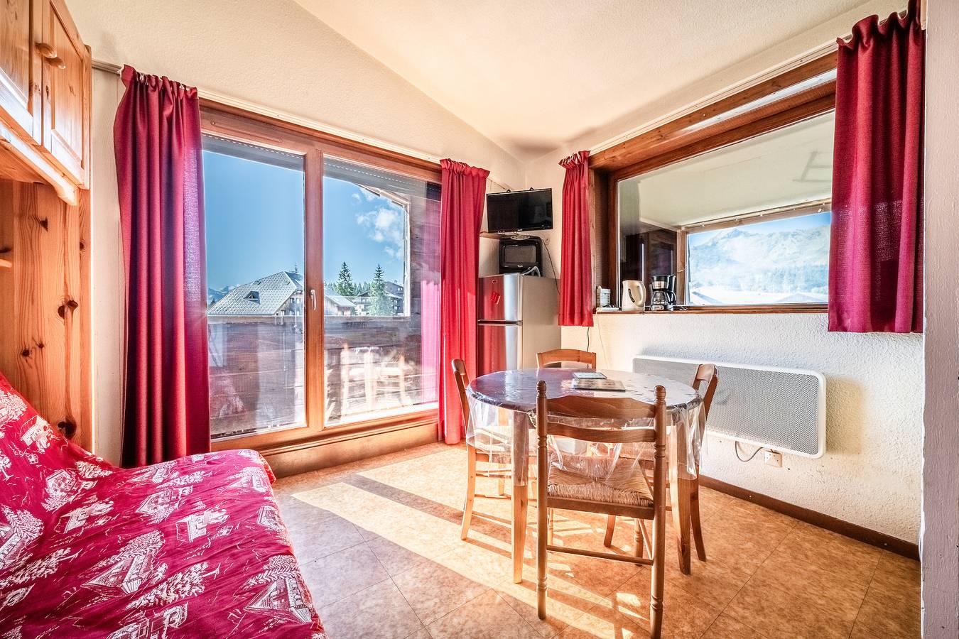 Ganze Wohnung, Ferienwohnung 'Les Pralyssimes - 35 M²' mit Bergblick und Balkon in Le Praz de Lys, Taninges