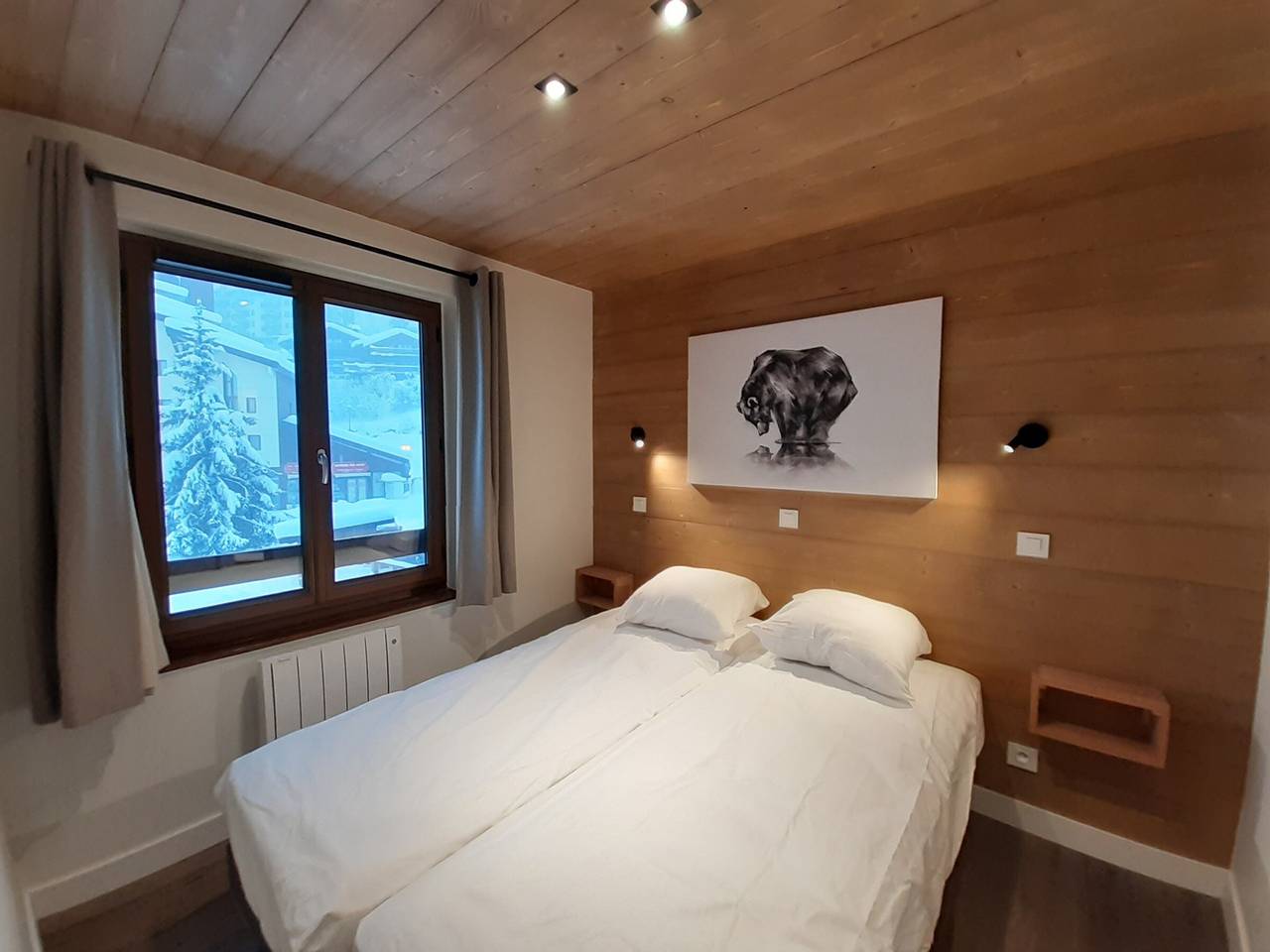 Ganze Wohnung, Geräumige renovierte 3-Zimmer zentral gelegen, Haustiere erlaubt in La Tania, La Perrière