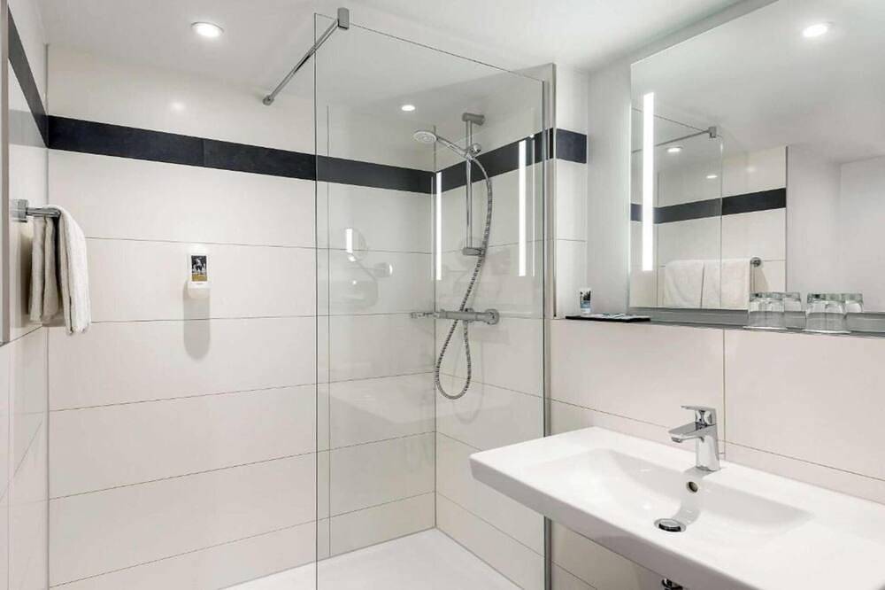Entire apartment, Standard Twin Room for 2-person. in Bielefeld, North Rhine-Westphalia