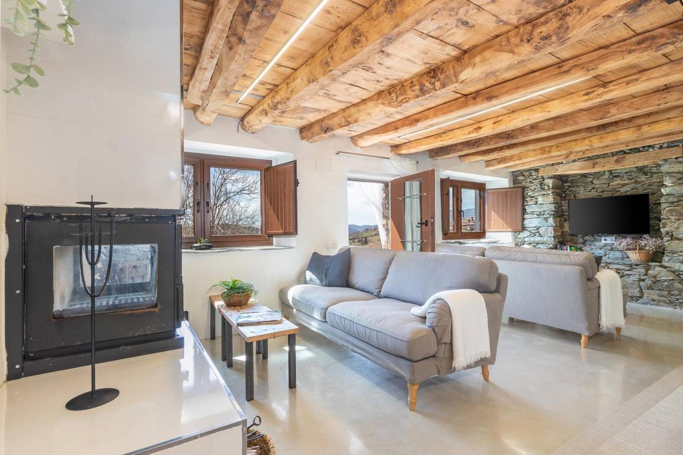 Landhaus 'El Roure' mit Bergblick, Privatem Pool und Wi-Fi in Molló, Katalanische Pyrenäen