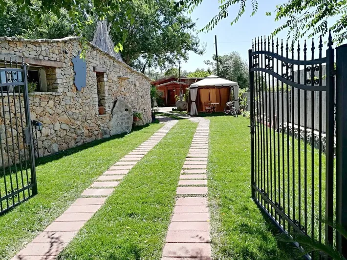 Alojamiento y desayuno para 2 personas, con vistas además de jardín y terraza - 1