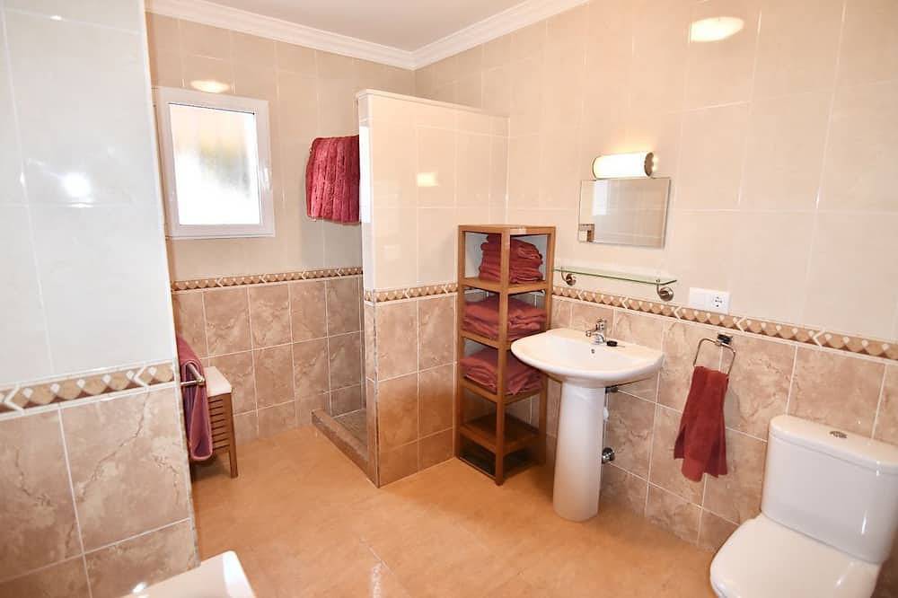 Superb 3 bed villa, private pool, stunning mountain views. Alcalalí Jalon Valley in Alcalalí, Costa Blanca