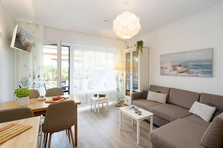 Ganze Wohnung, 3-Zimmer App. für 4 Personen mit Terrasse, Stellplatz, Wlan. Haustier erlaubt. in Westerland, Sylt (Gemeinde)