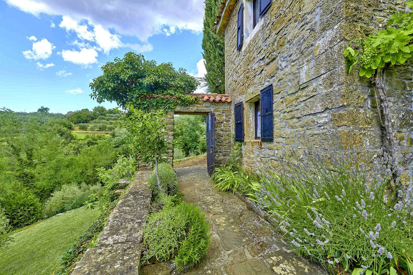 Ferienhaus Funtana * einzigartiger Ausblick, Garten mit Grill in Grožnjan, Općina Grožnjan