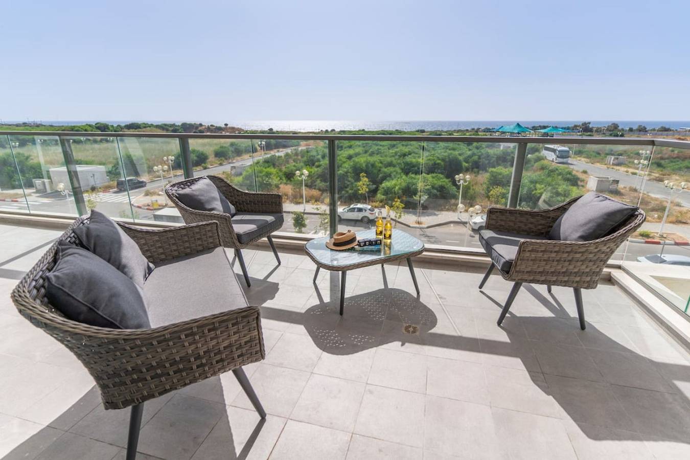 Entire apartment, Sunlit Balcony & Coastal Charm in Naaharia, North Distric (Israel)