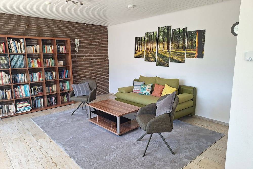 Ganze Wohnung, Schöne helle 2 Zimmer Wohnung in der Natur in Glashütten, Hochtaunuskreis