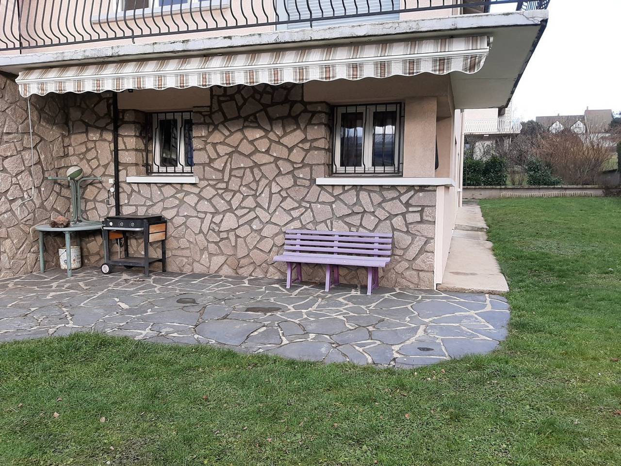 Gite Villa Rose Garden in Craponne-sur-Arzon, Parc Naturel Régional Livradois-Forez