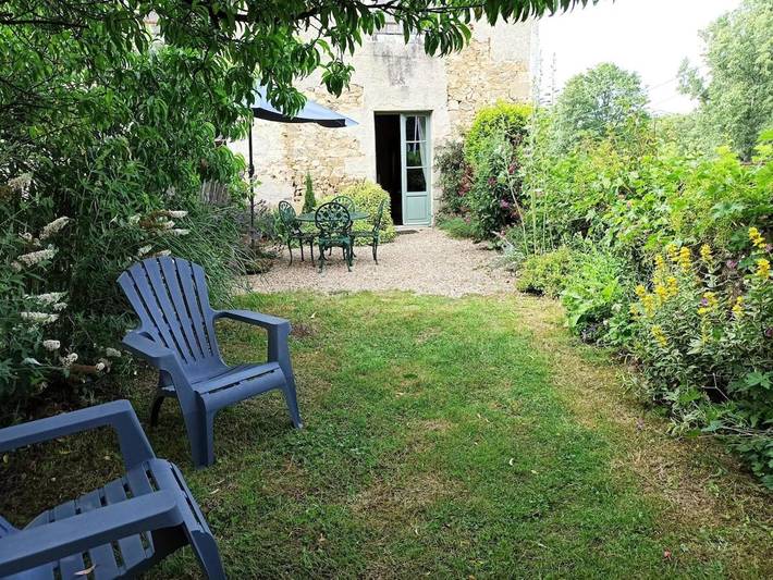 Location de vacances pour 4 personnes, avec vue et jardin à Oradour-sur-Glane