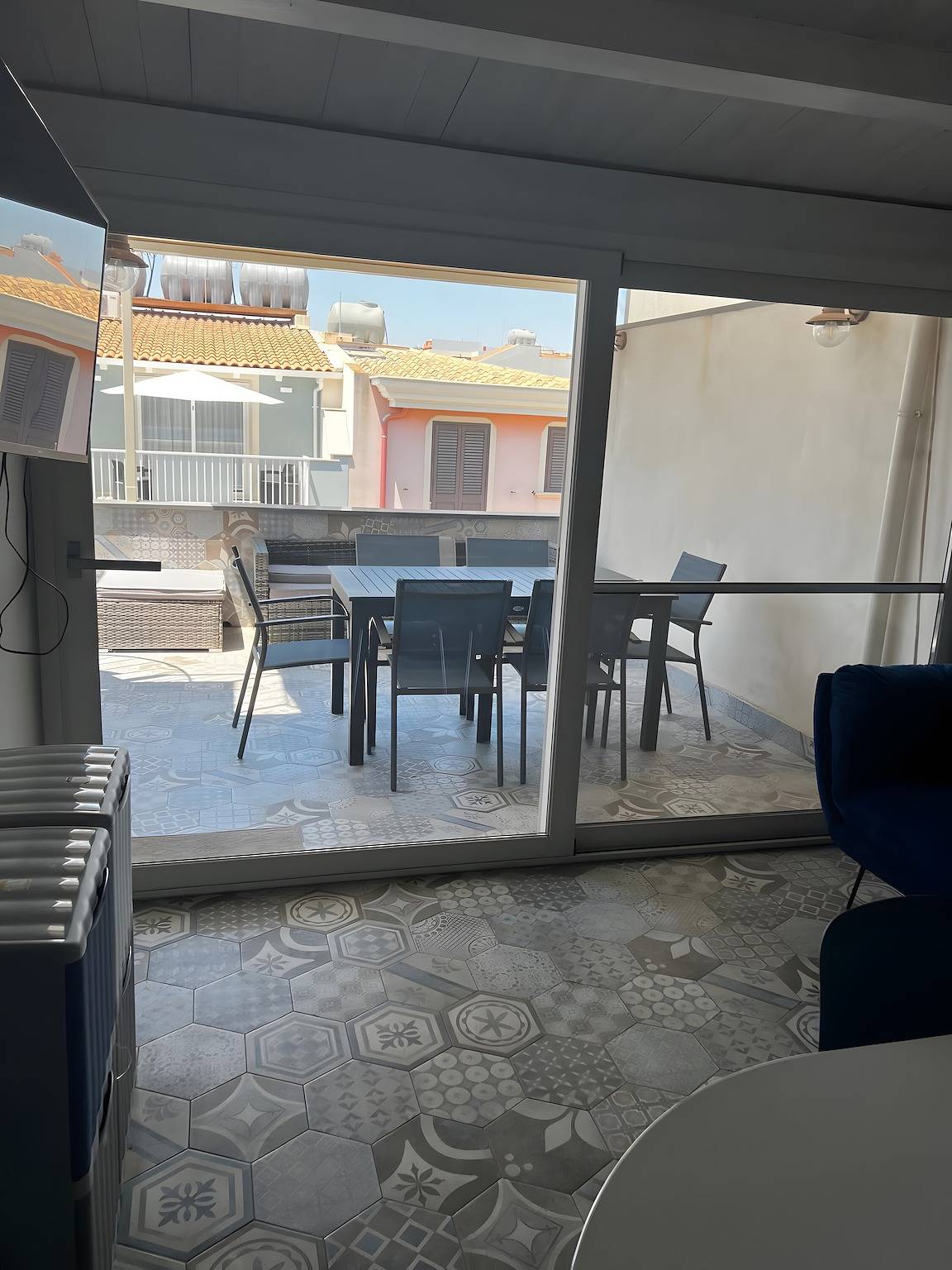 Apartamento entero, Apartamento 'Blue House con Terraza', vistas al mar, Wi-Fi y aire acondicionado in Capo Passero, Portopalo di Capo Passero