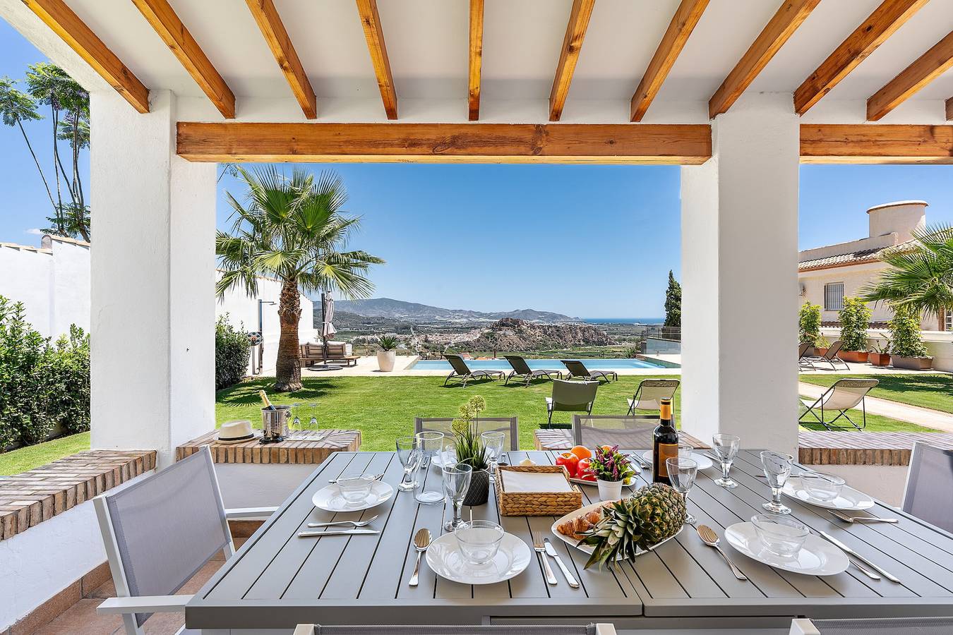 Villa "Las Arenas" with Sea View, Private Pool & Wi-Fi in Monte de los Almendros, Salobreña