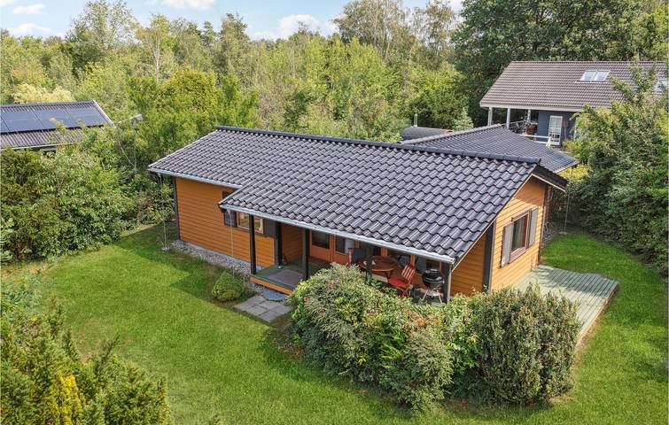 Ferieudlejning for 5 personer, med Terrasse og Have samt Sauna i Reersø