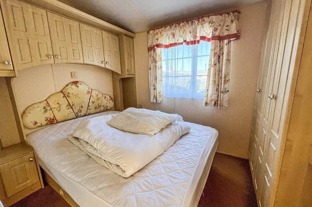 6 berth dog friendly caravan in Hunstanton, minutes from the beach ref 13013L in Hunstanton, Norfolk Coast