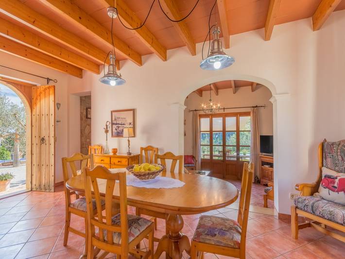 Finca für 6 Personen, mit Terrasse und Garten sowie Pool in Alaró