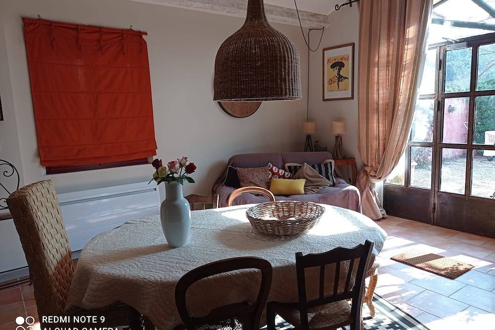 Shed renovated with charm, swimming pool and bucolic garden at the foot of the Luberon in Cheval-Blanc, Parc naturel régional du Luberon
