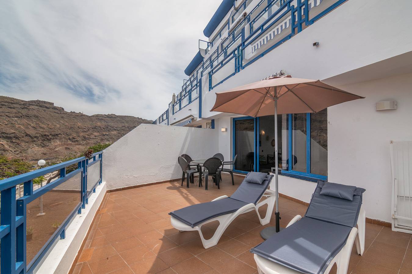 Casa de vacaciones 'Taurito Big Terrace' con vistas al mar, piscina compartida y Wi-Fi in Taurito, Mogán