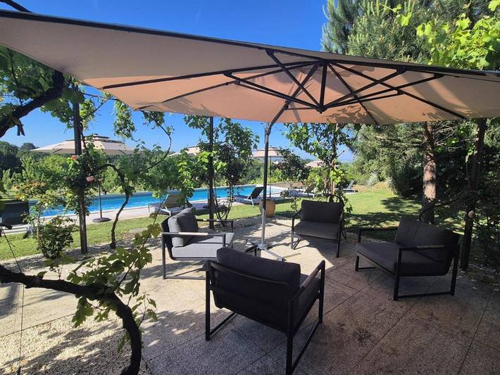Hôtel pour 2 personnes, avec Terrasse et Jardin ainsi que Piscine et Vue à Carignan-de-Bordeaux - 2