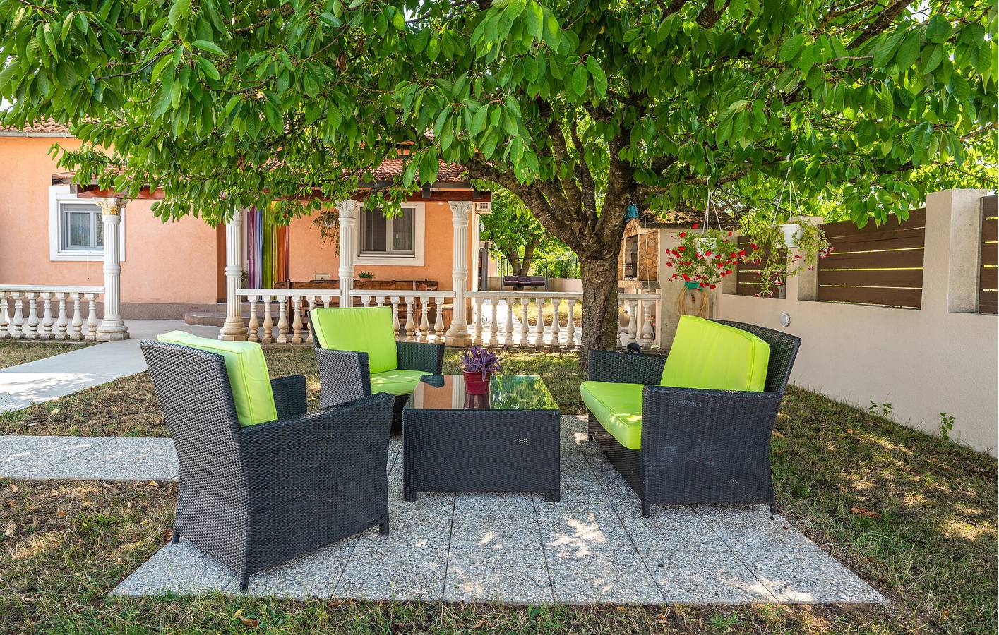 Nur 2 km von Trilj entfernt: Gemütliche Ferienwohnung mit Pool und Terrasse in Dalmatinisches Zagora