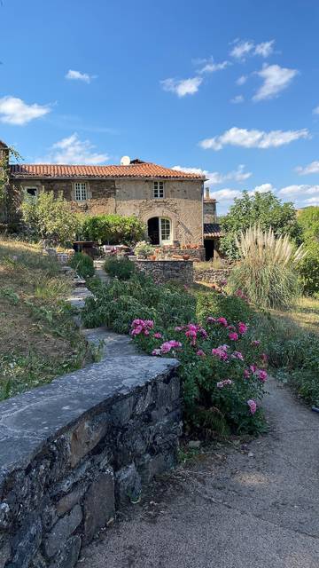 Location De Vacances pour 21 Personnes dans Saint-Izaire, Aveyron, Photo 1
