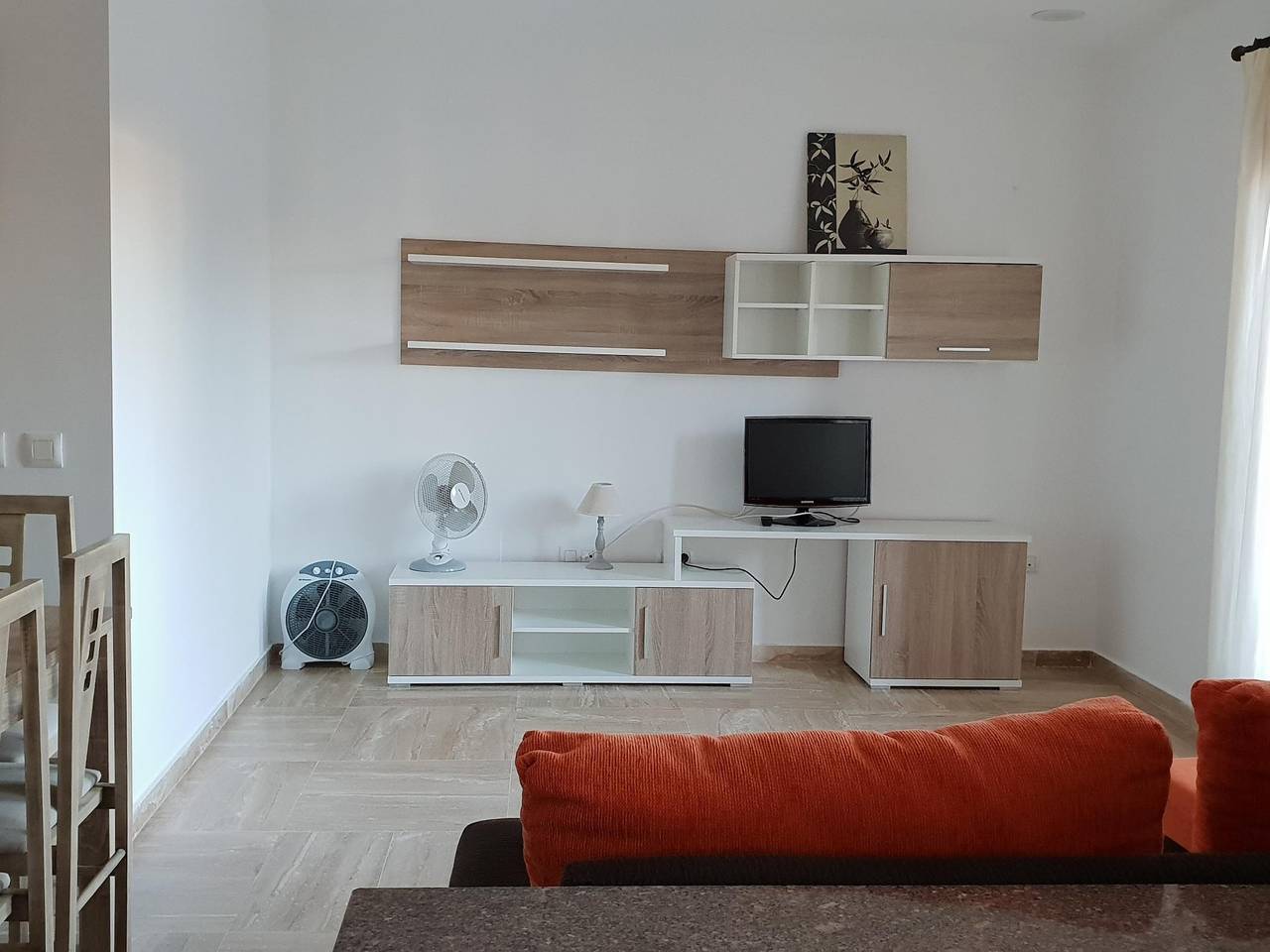 Ganze Ferienwohnung, Beachside Pad mit Pool und Parkplatz in Playa La Barrosa, Chiclana de la Frontera