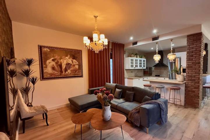 Casa para 10 personas, con piscina y terraza en Granada