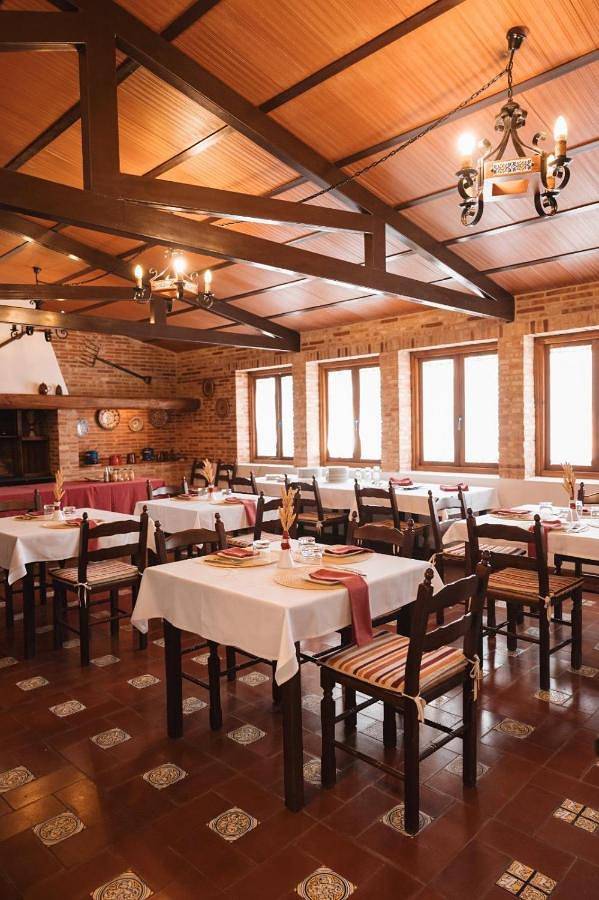 Maison de campagne pour 2 personnes, avec piscine et vue ainsi que terrasse et jardin à San Clemente - 4