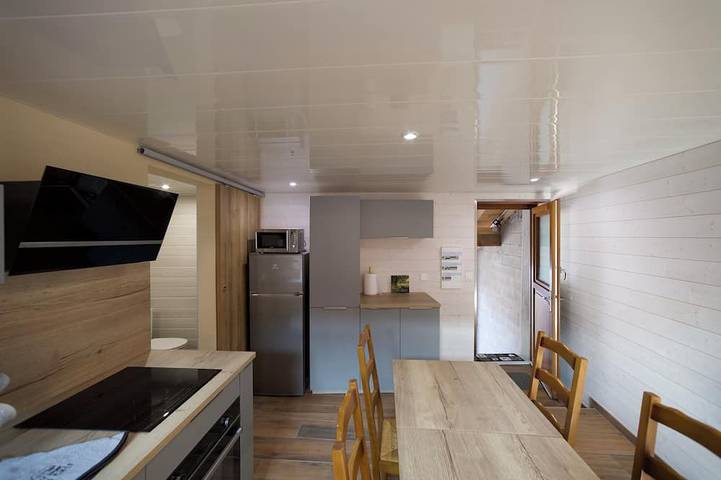 Location de vacances pour 2 personnes, avec terrasse à Briord