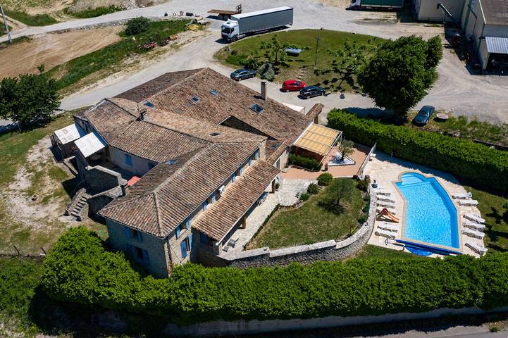 Chambre d’hôte pour 4 personnes, avec piscine et jardin dans la Drôme - 2