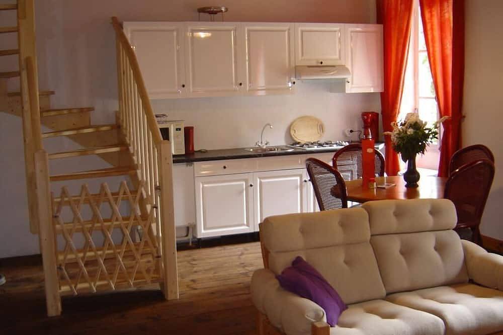 Appartement entier, Gite la Salle des Honneurs in Saint-Julien-Labrousse, Parc naturel régional des Monts d'Ardèche