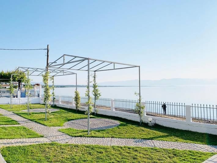 Apartmenthotel für 4 Personen, mit Garten und Ausblick sowie Terrasse auf den Peloponnes - 2