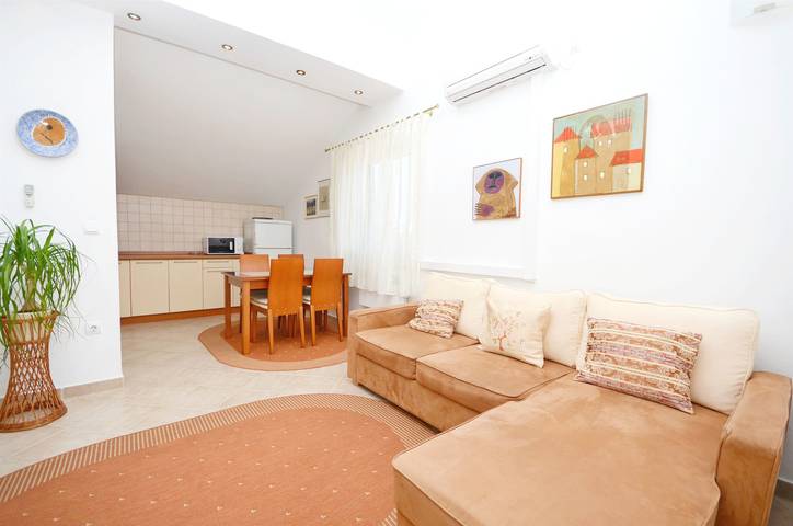Vakantiewoning voor 2 personen, met balkon in Vodice
