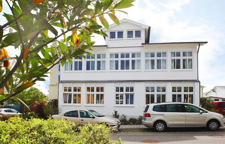 Bungalow für 2 Personen, mit Terrasse und Garten in Göhren