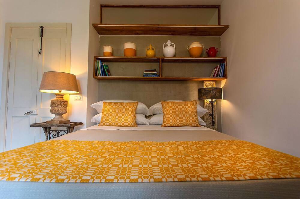 Masseria Ferarelli - \"Uttata\" Room with Patio in Diso, Lecce Provinz