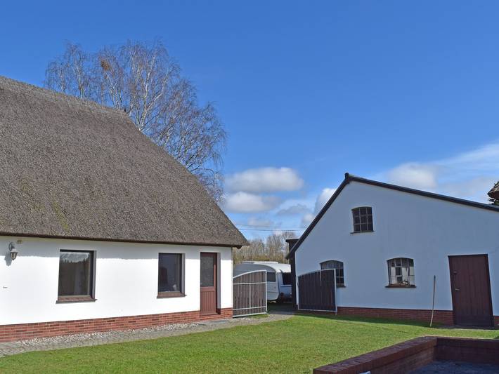 Ferienwohnung für 4 Personen, mit Garten und Terrasse, kinderfreundlich in Alt Bukow