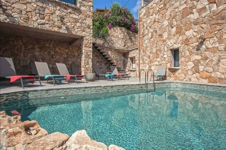 Appartement de vacances pour 4 personnes, avec jardin ainsi que terrasse et piscine