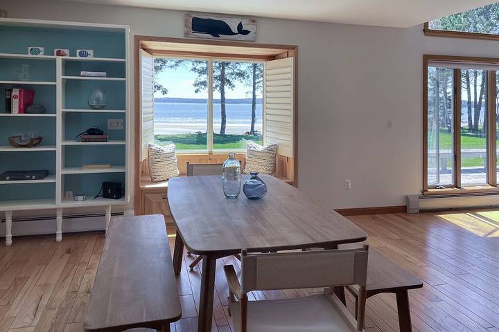 Vacation house for 8 people, with yard and balcony in Maine