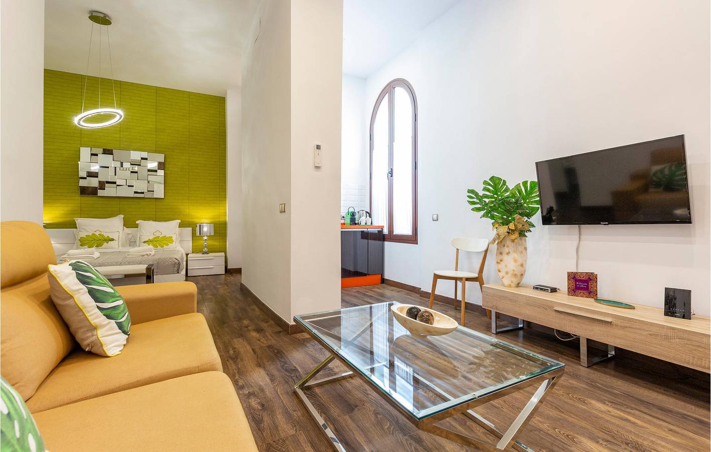 Ganze Ferienwohnung, Sevilla Wohnung: WiFi, AC, Kochnische in Casco Antiguo, Sevilla