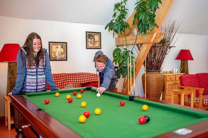 Ganze Wohnung, Bis 50m skipiste, schwimmbad, terrasse, balkon, parkmöglichkeiten, fernseher in Saint-Jean-d'Arves, Region Saint-Jean-de-Maurienne